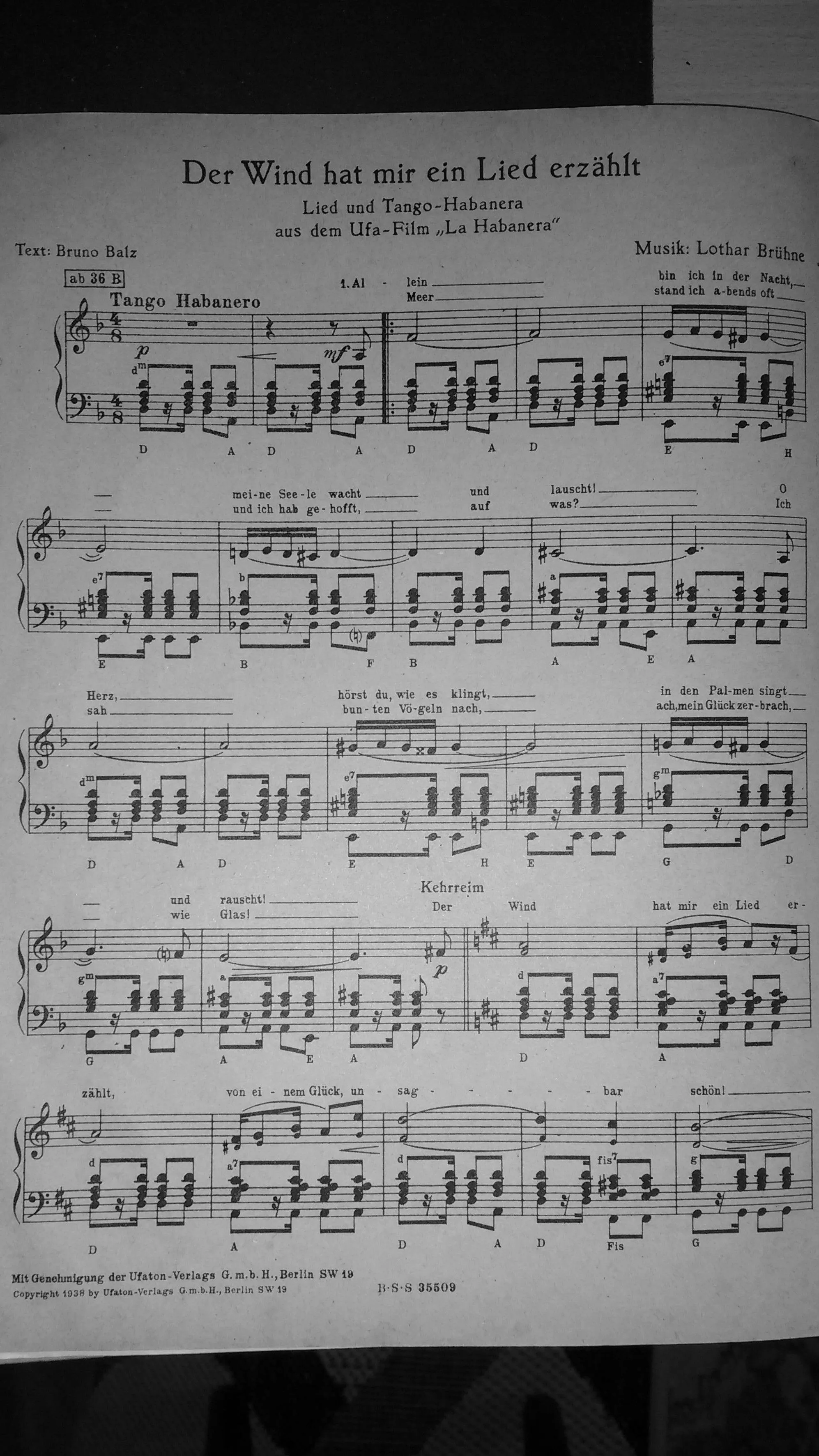 télécharger la partition d'accordéon Der Wind hat mir ein Lied erzählt (Lied und Tango-Habanera aus dem Ufa Film : La Habanera) (Original : 36 Bässe) (Accordéon) au format PDF